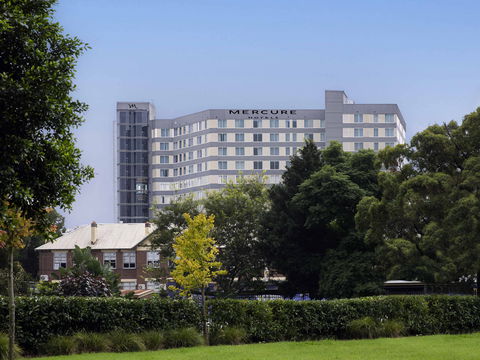 Mercure Sydney Bankstown - Foster Accommodation 1