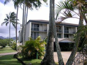 Cairns Holiday Lodge - Foster Accommodation 0