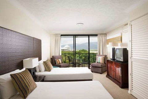 Mantra Esplanade - Foster Accommodation 2