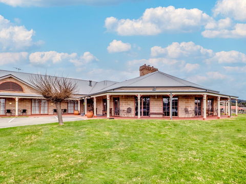The Bowen Inn Motel - Foster Accommodation 0