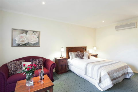 Best Western Crystal Inn - Foster Accommodation 0
