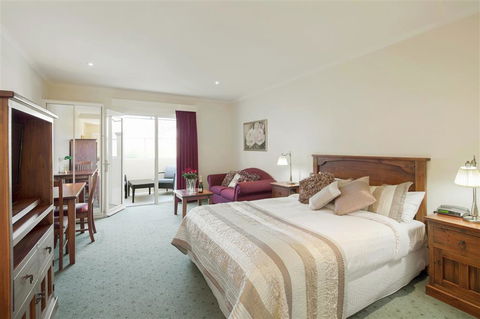 Best Western Crystal Inn - Foster Accommodation 2