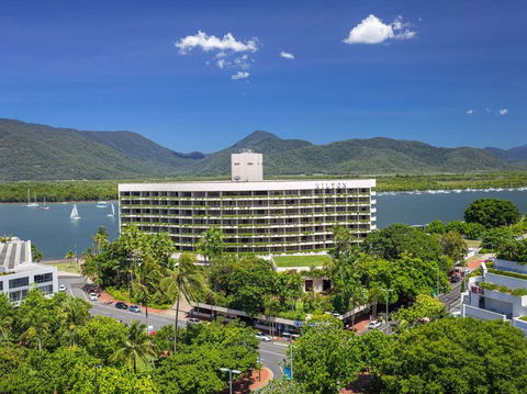 Hilton Cairns - Foster Accommodation 2