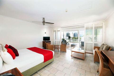 Ramada By Wyndham Cairns City Centre - Foster Accommodation 1