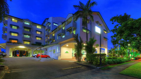 Cairns Sheridan Hotel - Foster Accommodation 0