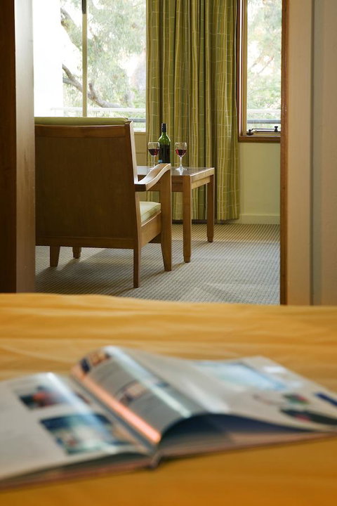 University House - ANU - Foster Accommodation 12