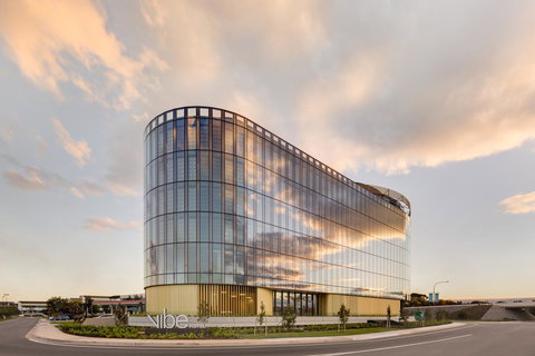 Vibe Hotel Canberra - Foster Accommodation 0