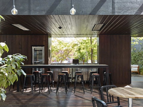 Little National Hotel Canberra - Foster Accommodation 21