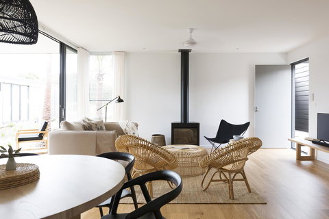 Bangalay Luxury Villas - Foster Accommodation 4