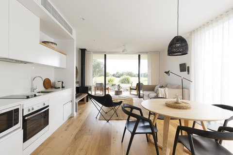 Bangalay Luxury Villas - Foster Accommodation 1