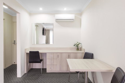 Garden City Hotel, Best Western Signature Collection - Foster Accommodation 19