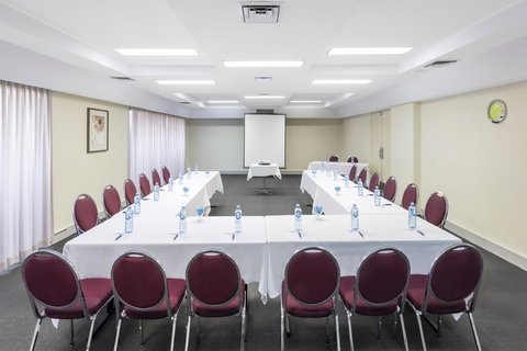 Garden City Hotel, Best Western Signature Collection - Foster Accommodation 20