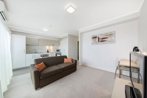 Abode Tuggeranong - Foster Accommodation 4