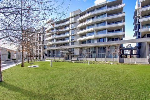 Realm Park 39 Barton ACT - Foster Accommodation 39