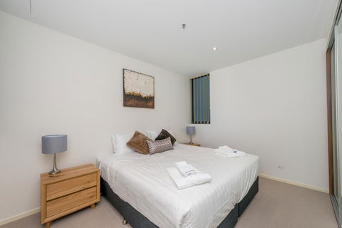 Manhattan 303 Canberra City ACT - Foster Accommodation 1