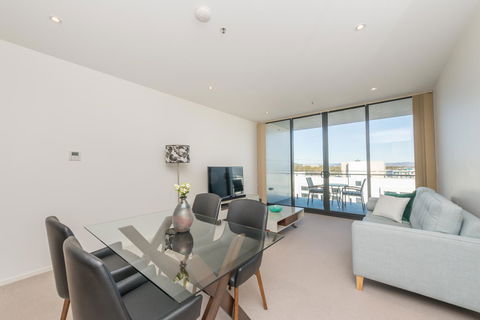 Manhattan 303 Canberra City ACT - Foster Accommodation 24