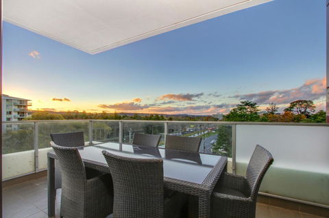 IQ Smart Apartments 704 Braddon ACT - Foster Accommodation 7