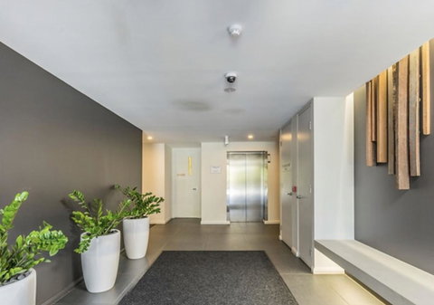 Modern Executive Apt@Barton*1BR*WiFi*Gym*Secure Parking*Canberra - Foster Accommodation 16