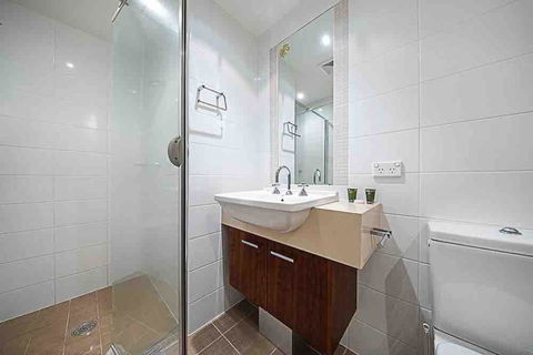 Spacious 1BR Stylish New Acton Apartment +Parking - Foster Accommodation 17
