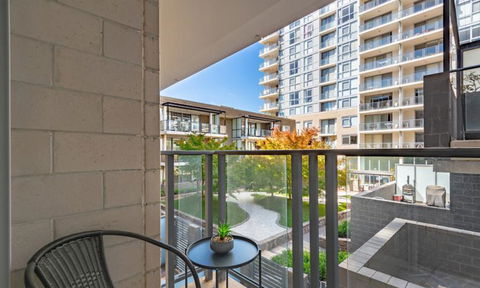 Spacious 1BR Stylish New Acton Apartment +Parking - Foster Accommodation 6