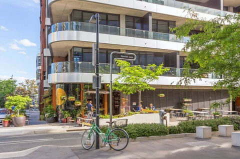 Spacious 1BR Stylish New Acton Apartment +Parking - Foster Accommodation 11
