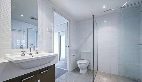 Spacious 1BR Stylish New Acton Apartment +Parking - Foster Accommodation 3