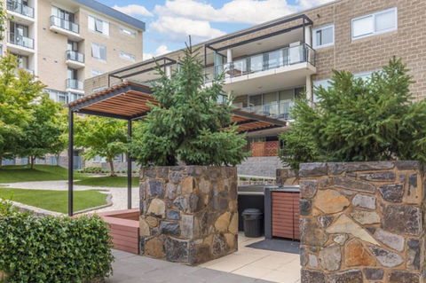 Spacious 1BR Stylish New Acton Apartment +Parking - Foster Accommodation 22