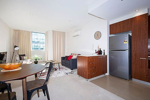 Spacious 1BR Stylish New Acton Apartment +Parking - Foster Accommodation 8