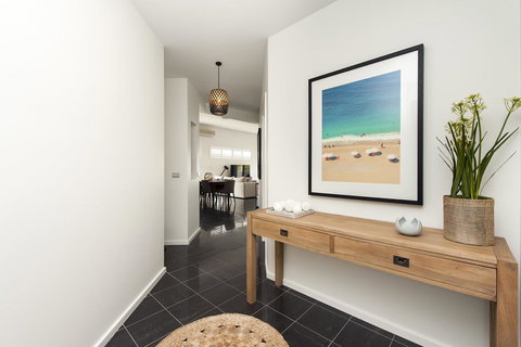 Mollymook Beachfront Penthouse 9 - Foster Accommodation 7