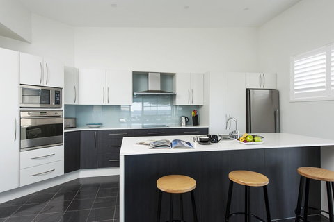 Mollymook Beachfront Penthouse 9 - Foster Accommodation 4