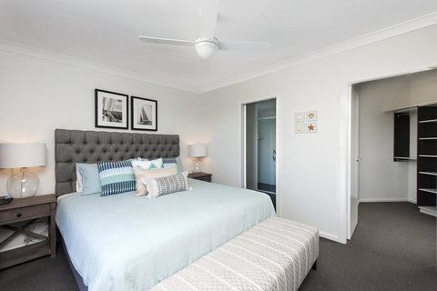 Mollymook Beachfront Penthouse 9 - Foster Accommodation 11