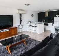 Lure Bed and Breakfast - Foster Accommodation