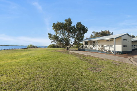 Port Broughton Tourist Park - Foster Accommodation 32