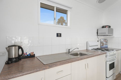 Port Broughton Tourist Park - Foster Accommodation 39