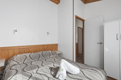 Port Broughton Tourist Park - Foster Accommodation 14