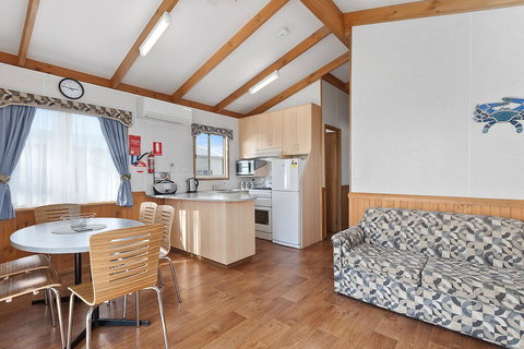 Port Broughton Tourist Park - Foster Accommodation 27