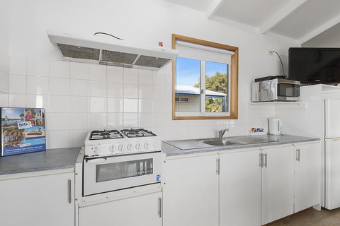 Port Broughton Tourist Park - Foster Accommodation 34