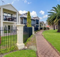 Port Adelaide Harbourside House - Foster Accommodation