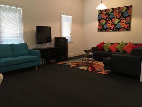 Cowan Street Bungalow - Foster Accommodation 7