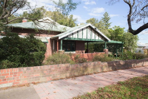 Cowan Street Bungalow - Foster Accommodation 13