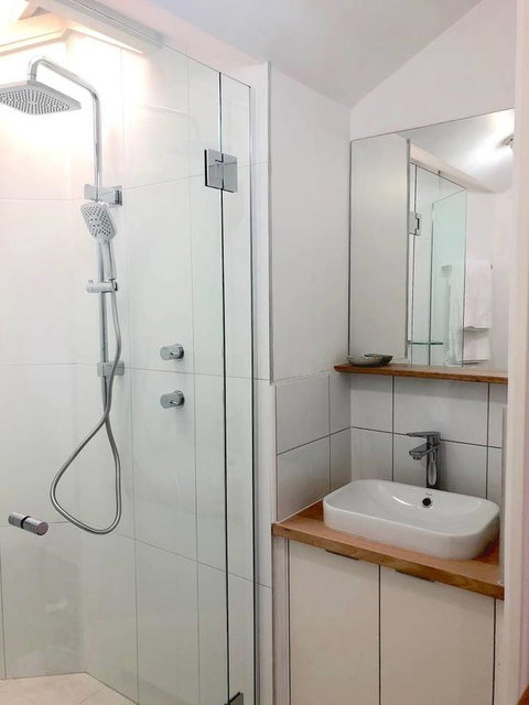 The Loft - Beautiful Central Barossa Apartment - Foster Accommodation 12