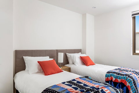 Bluewater Apartments - Foster Accommodation 1