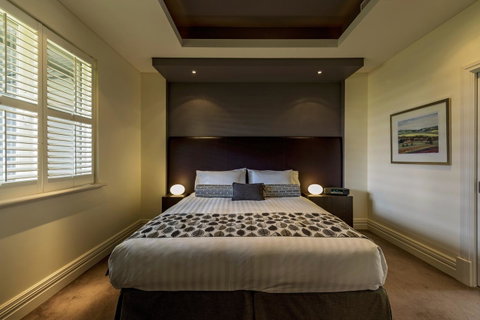 The Louise - Foster Accommodation 11