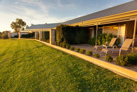 The Louise - Foster Accommodation 7