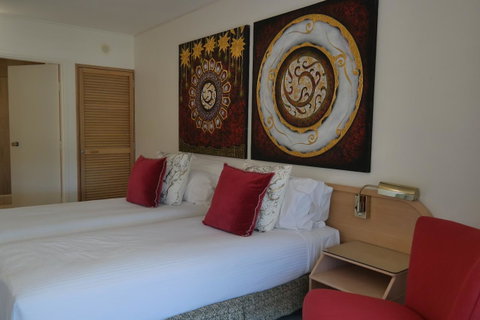 Pacific Bay Resort - Foster Accommodation 5