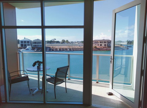 Wallaroo Marina Executive Apartments - Foster Accommodation 1