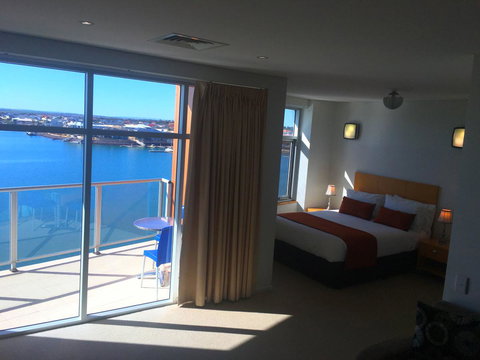 Wallaroo Marina Luxury Apartment - Foster Accommodation 18