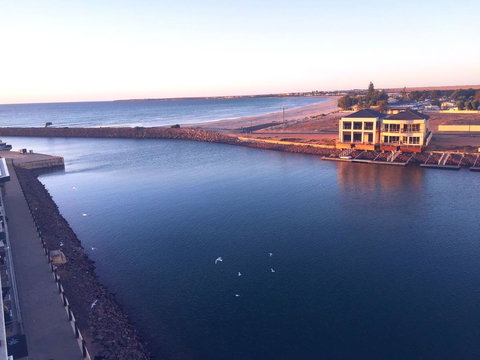 Wallaroo Marina Luxury Apartment - Foster Accommodation 25