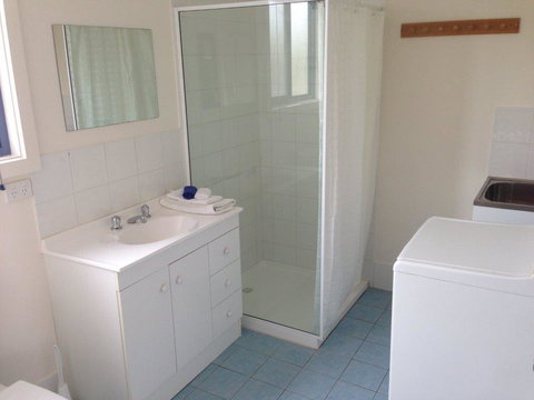 Sail & Anchor - Foster Accommodation 9