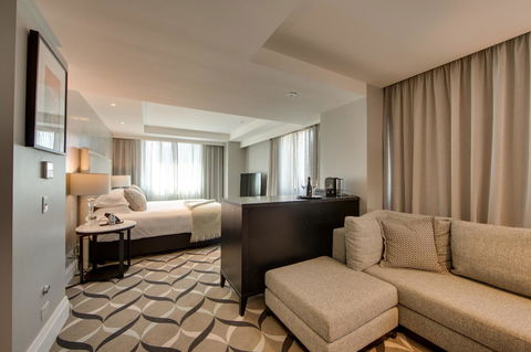 Mayfair Hotel - Foster Accommodation 5
